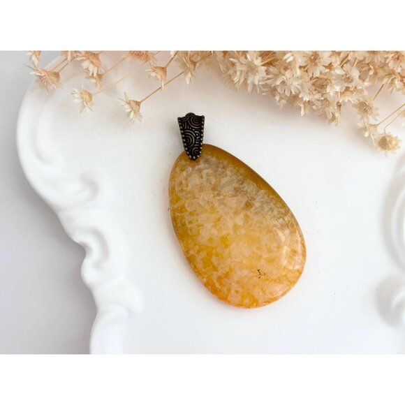 Yellow Agate Crystal Oval Shaped Large Silver Toned Vintage Statement Pendant - Picture 6 of 13